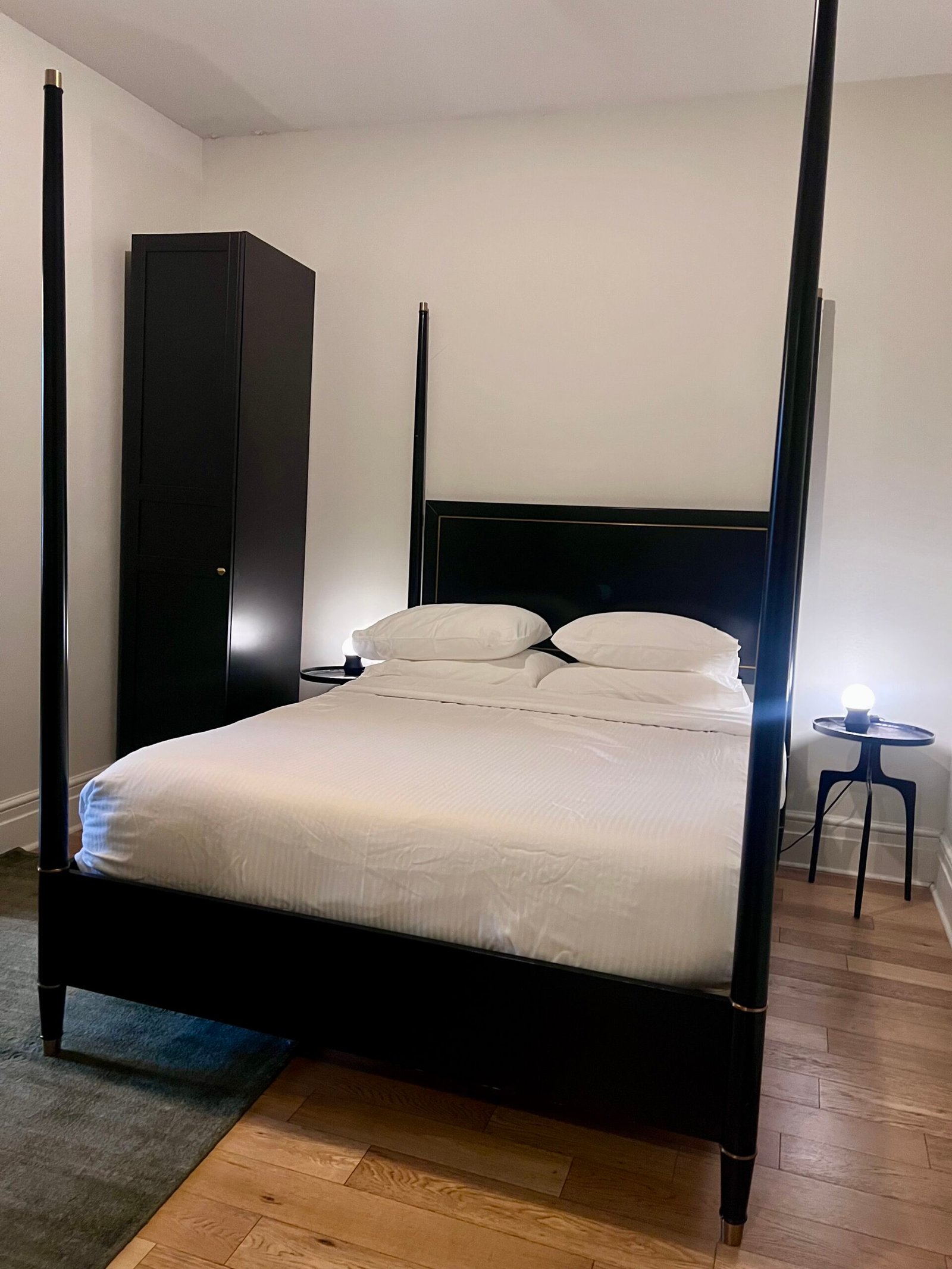 Premium Queen Room at Rosemount Inn