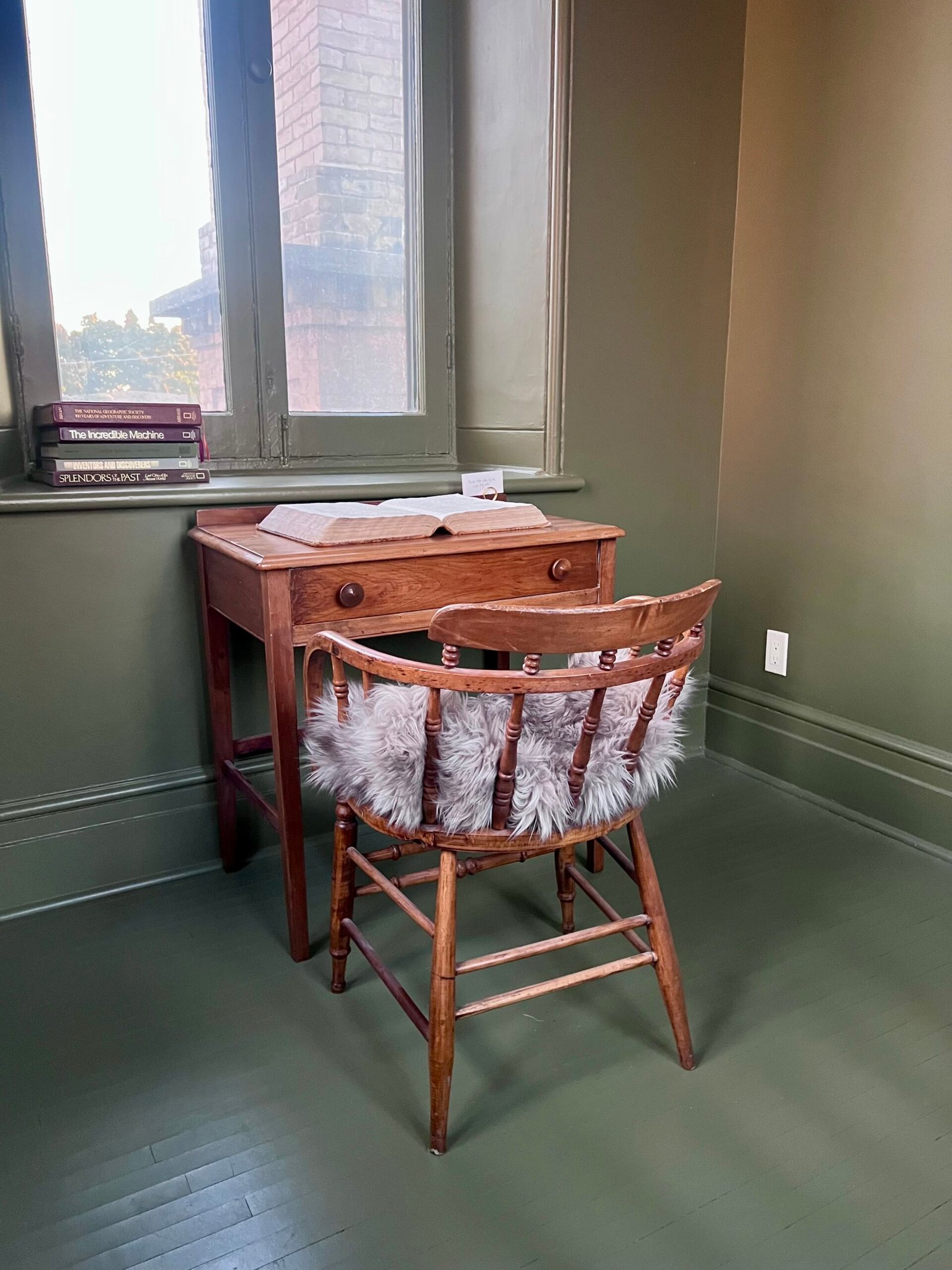 Premium Queen Room at Rosemount Inn