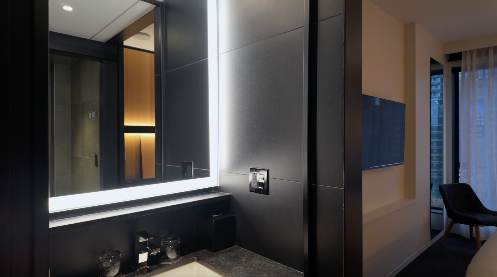 Hotel Monville Montreal Review: The 269-Room Formula Behind an Urban Hotel Standard Room at Hotel Monville, Montreal