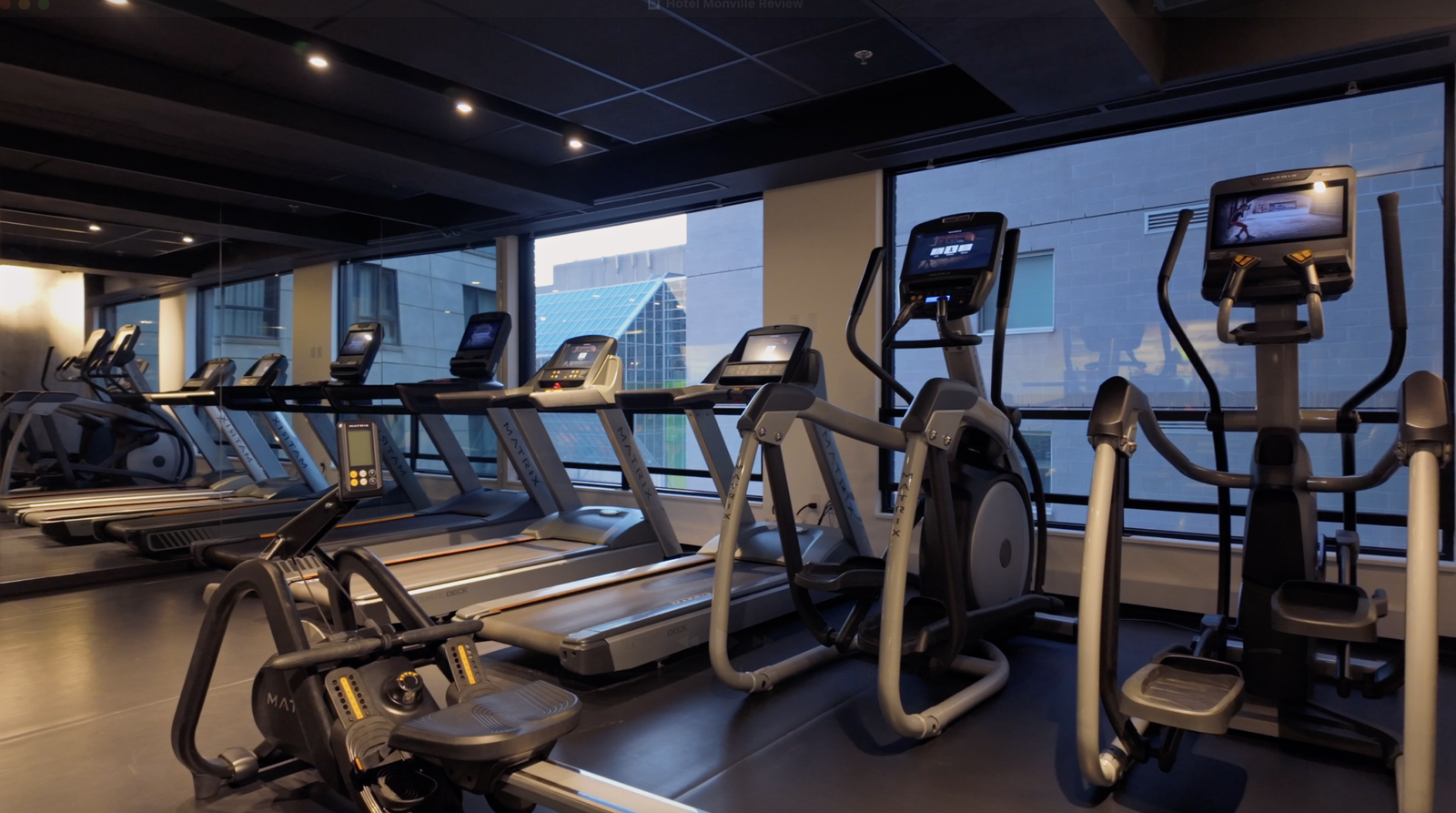 Hotel Monville Montreal Review: The 269-Room Formula Behind an Urban Hotel Amenities at Hotel Monvlle